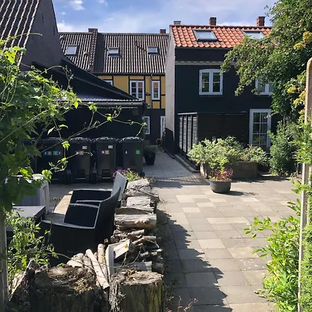 Backhouse Free Parking Og Privacy * Odense