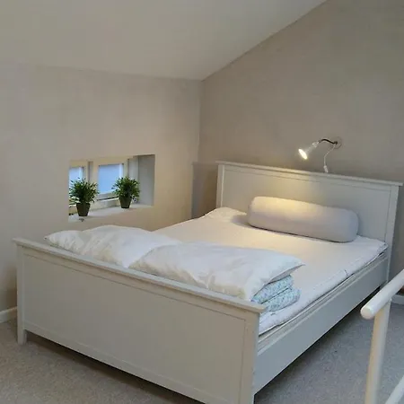 Backhouse Free Parking Og Privacy